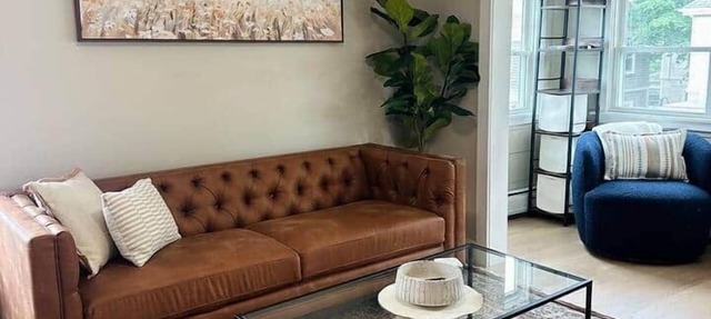 Arnold's: Renovated 2 Bedroom in New Bedford West End, walk to Buttonwood Park