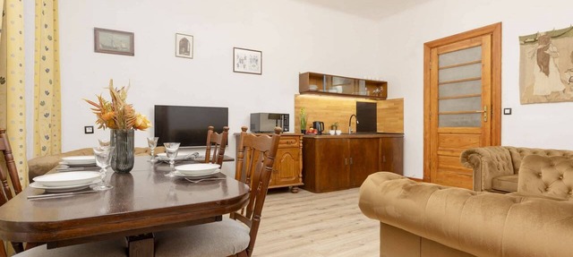 Atmospheric Apartment | 2 Bedrooms | Close to Old Town