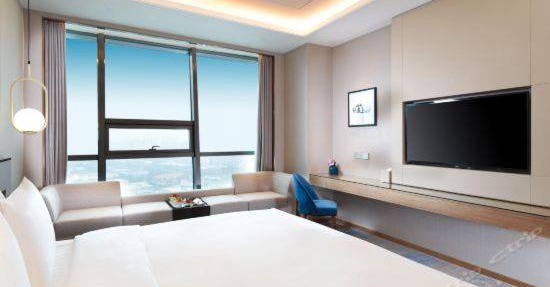 Auto City Ruili Hotel
