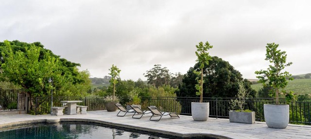 Avemore Hidden Haven - wood fired hot tub and full Backup power