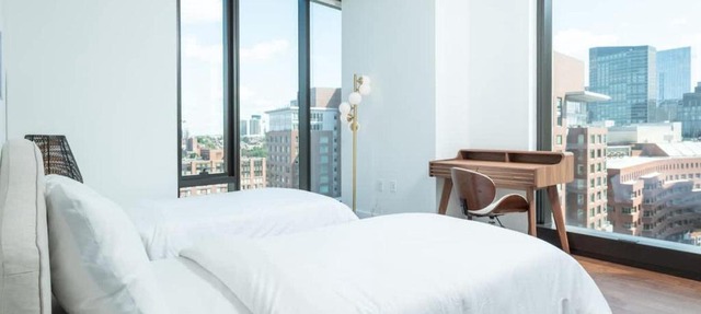 Back-Bay 2BR Penthouse w Roof top and GYM