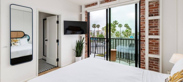 Balcony Room 303 | The Brick Boutique Hotel