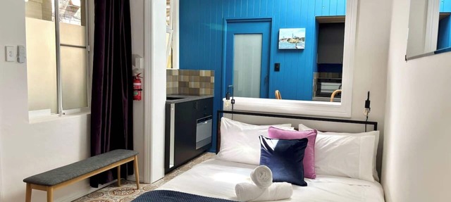 Balmain Village Retreat | Sleeps 3 | Parking | City 3kms