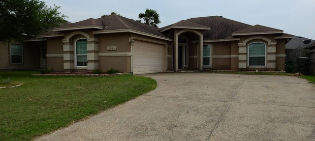 Beach Break 4-bedroom house in fabulous Corpus Christi with Remote office