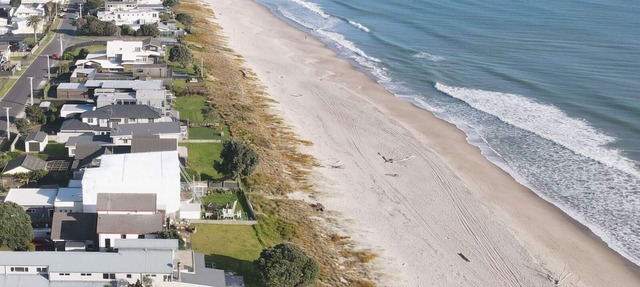Beach Break Papamoa-Beachfront