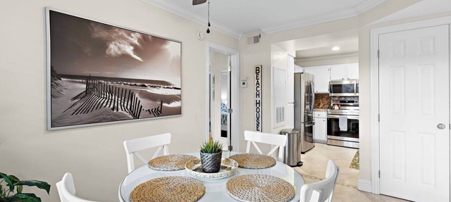 Beach Close 1BR Retreat Sleeps 4 Fireplace - Beach Trail Bungalow