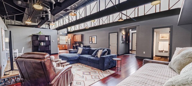 Beach Getaway: 1BR Apt w/Kitchen & Garage Parking