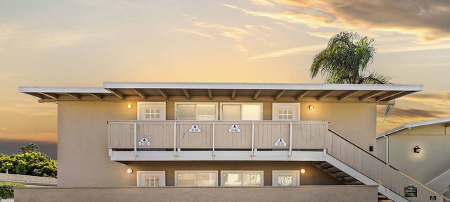 Beach Loft 32 Steps From the Sand