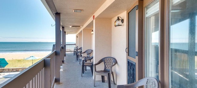 'Beachfront 15' Condo on Old Orchard Beach