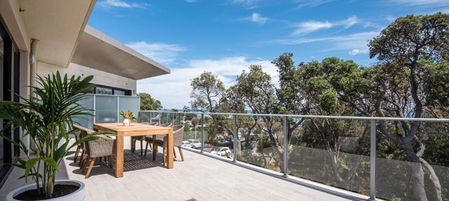 Beachfront Apartment with lots of Wow
