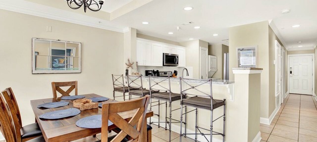 Beachside Condo with Oceanviews & Resort Amenities