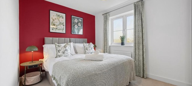 Beautiful 4-Bed Detached House - Pool table - Superfast Wi-Fi - Driveway for two vehicles