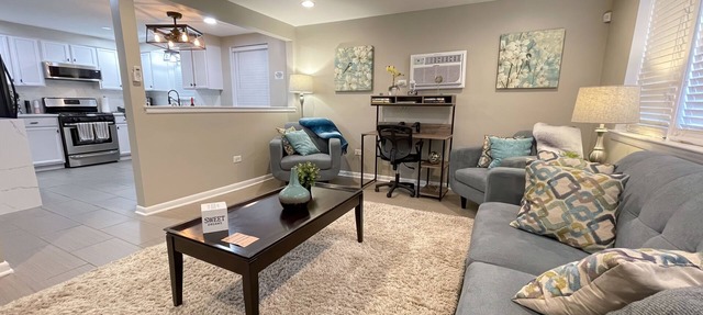 Beautiful & Cozy 2bd/1b Near O’Hare & Metra (MD-W)