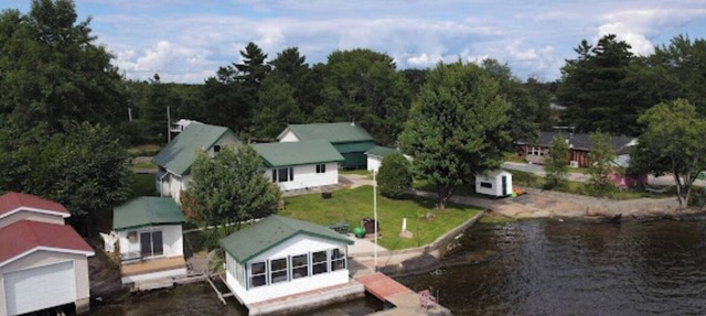 Beautiful lake house! (pet friendly)