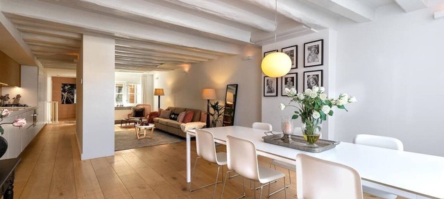 Beautiful large apartment at one of the most desirable locations on the famous Prinsengracht.