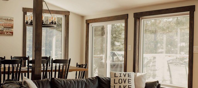 Beautiful Waterfront 4 Season Lake House