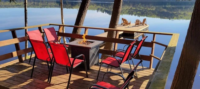 Beautiful Waterfront Cottage on Kennisis Lake