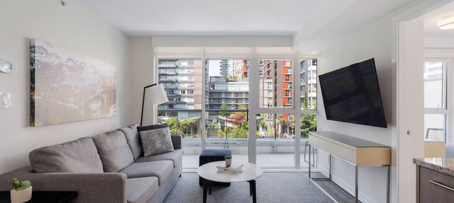 Beautifully Styled, Two Bedroom Yaletown Apartment