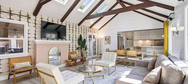 Bel Air Very Private and Comfy Home with Jacuzzi