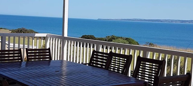 Bella Views - Beach front, WiFi and Foxtel! Availability School Holidays