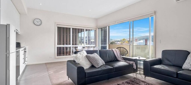 Bellerive Quay - Modern Living with Yacht Club Views