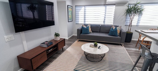 Belmont Shore Peninsula - 2 King Suites 2.5Baths - Roof Deck + Garage - Sleeps 6