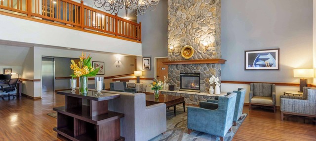 Best Western Plus Edmonds Harbor Inn
