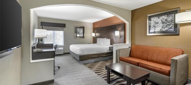 Best Western Plus Lee's Summit Hotel & Suites