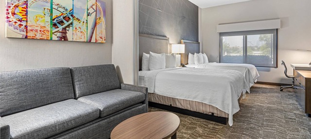 Best Western Valencia/Six Flags Inn & Suites