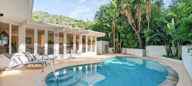 Beverly Hills 2BR | Pool & Views | C&C