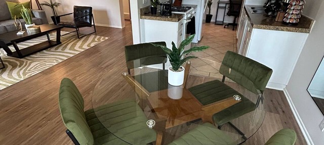 Beverly Hills Vibe 1 BR Apt + Parking, Pool Access