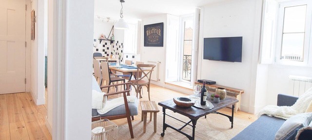 Bica 1 - Cordoeiros - Wonderful two bedroom apartment, fully renovated and decorated with lots of co