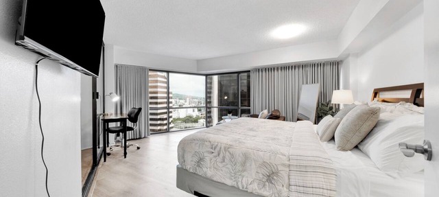 Bishop Suites @ Executive Centre, Mountain View Suite #3709, Downtown Honolulu