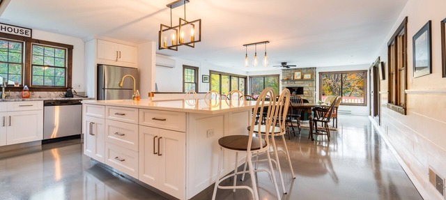 Blackwoods Old Country Home 5 Bedroom Home by RedAwning