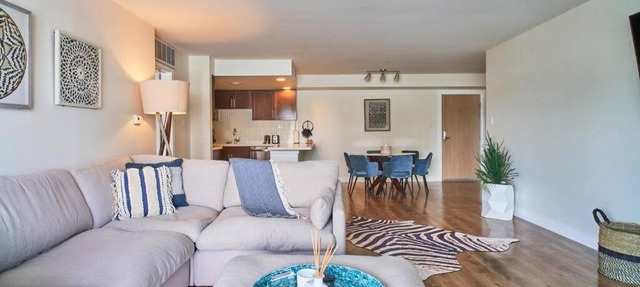 Blue Water Views Luxury Retreat In Marina del Rey