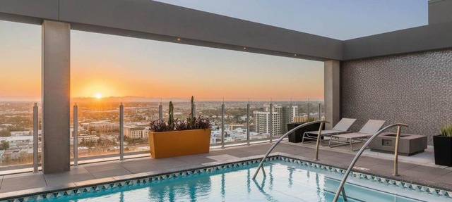 Boulevard Stays Downtown Highrise STU Sky Pool Parking Gym 02