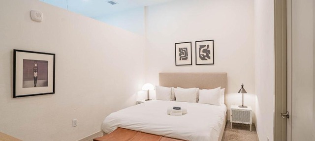 Boulevard Stays Modern Roosevelt Row Suite 1BR Pool Gym 3