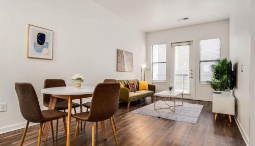 Boulevard Stays Walk to Downtown 1BR SoCo Pool Parking Gym 01