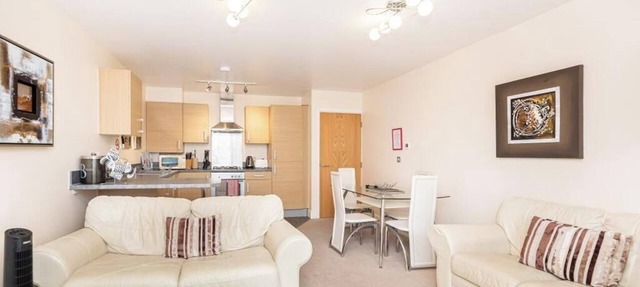Bournecoast: Stylish flat - Two Balconies with Sea Glimpses - Parking - FM9625