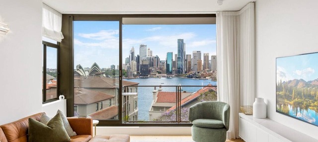 Boutique 2-Bed with Stunning Sydney Harbour Views