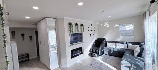Brand New Cozy Apartment Massage chair/Xbox/bidet/ 2 Fireplaces/Free parking