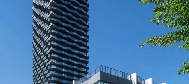 Bright and comfortable one bedroom plus den condo