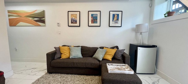 Bright Garden Suite Near Downtown + Mountains