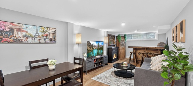 Bright & Modern 2BR Basement Suite w/Rustic Bar & Private Entrance