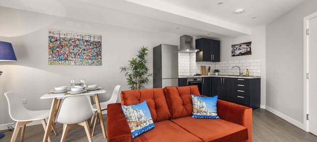 Buzzing Brighton Apartment 3 | By My Getaways