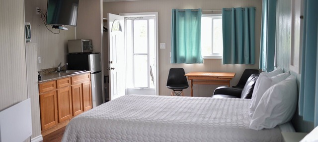 Jackfish Lake Cottages Motel