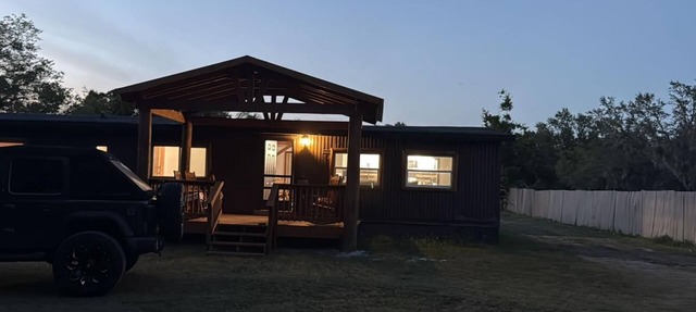 Cabin retreat minutes from parks