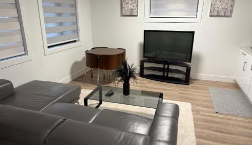 Calm & Cozy Private Suite