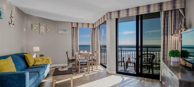 Calming Oceanfront Suite, Dogs OK! 410