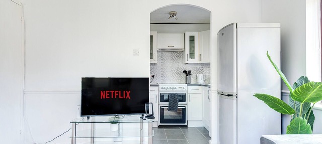 Canada Water 2-bed Flat, Sleeps 6 Central London